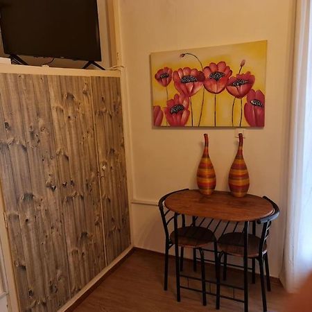 6 Καλινοβου Center Of Athens Πεδιον Αρεωσ Apartamento Exterior foto