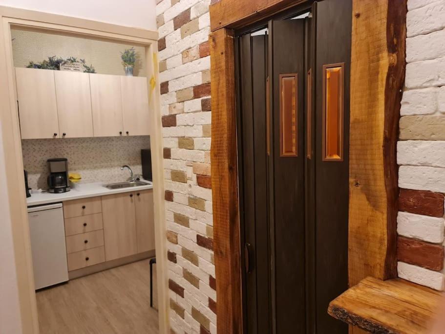 6 Καλινοβου Center Of Athens Πεδιον Αρεωσ Apartamento Exterior foto